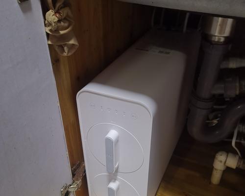 小米净水器存在油漆味怎么办（解决小米净水器油漆味问题的方法及注意事项）
