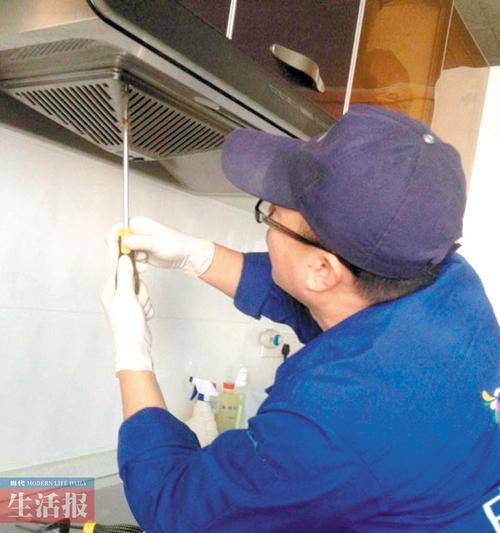 老式抽油烟机清洗指南（让老旧抽油烟机焕然一新）