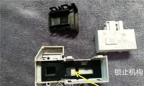 洗衣机锁无法打开的解决方法（应对洗衣机锁无法打开的突发情况）