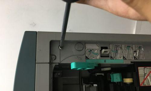复印机卡纸定影器故障处理方法（解决复印机卡纸定影器故障的有效技巧）