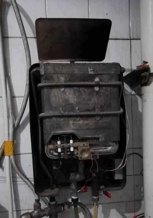 热水器故障修快速解决方案（有效应对热水器故障的关键技巧）