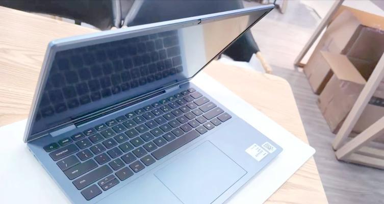 电脑出现黑屏横杠故障如何排查？
