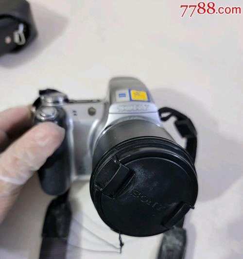 同款数码相机价格差异原因是什么？