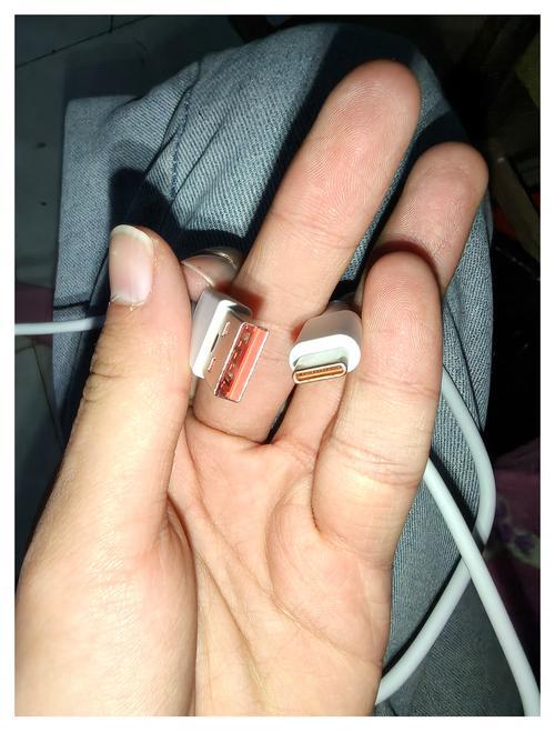 红米手机原装充电器怎么充电？充电时有哪些注意事项？