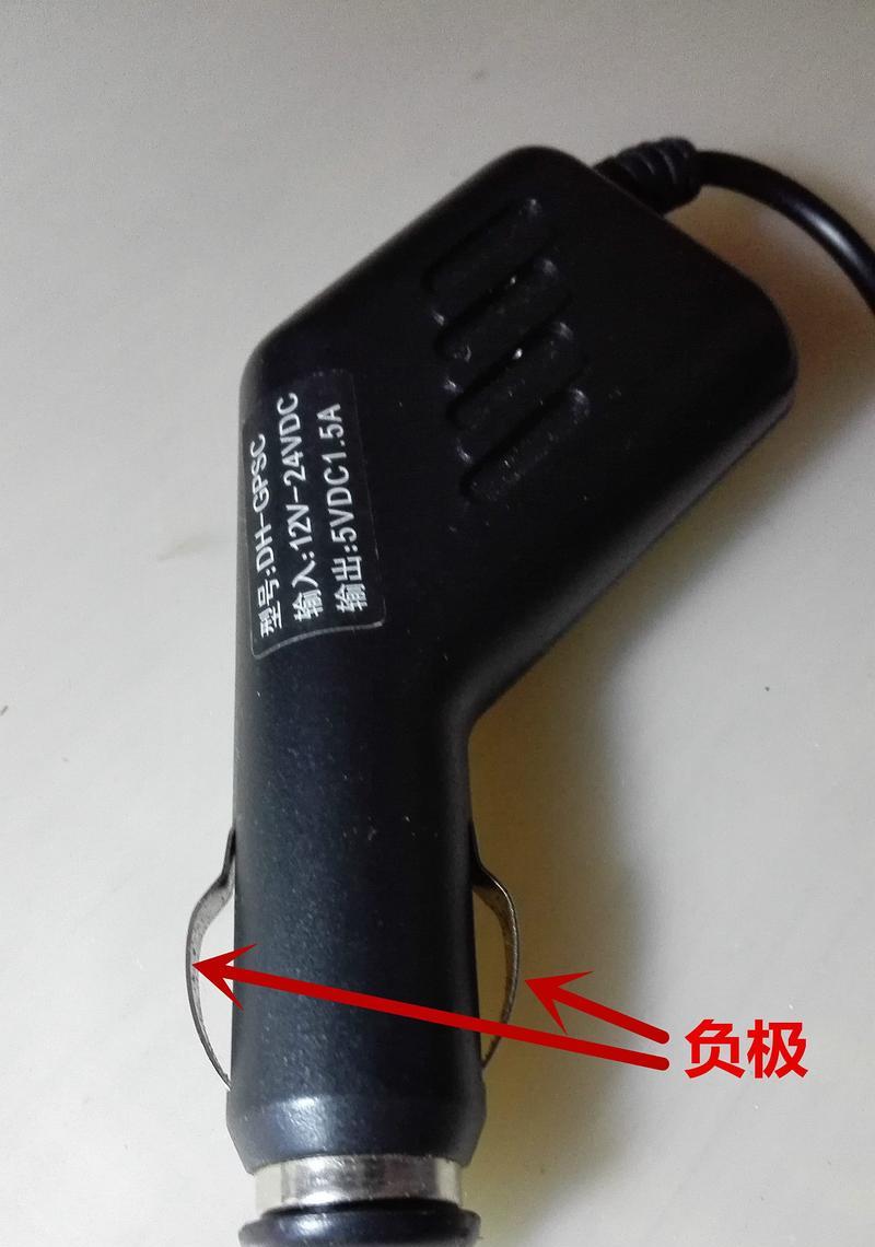 车电瓶连接充电器的正确方法是什么？
