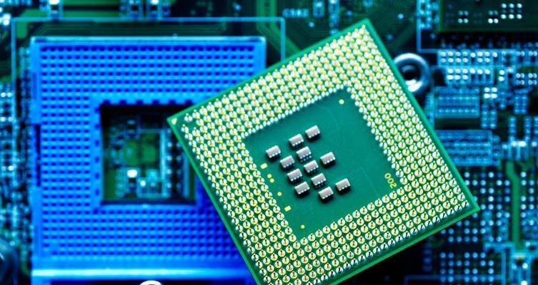 电脑显示内存不足300G是什么原因？