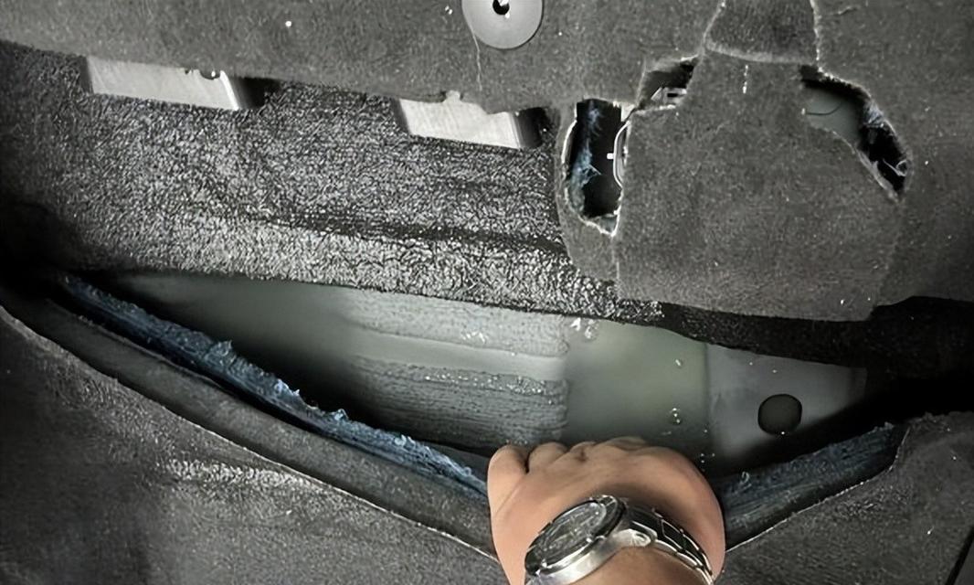 汽车清洁中哪些部位最关键？如何彻底清理？