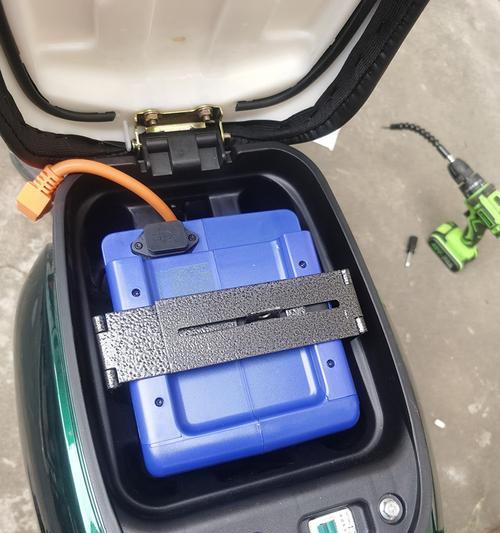 电瓶车锁车头操作复杂吗？如何正确锁车？