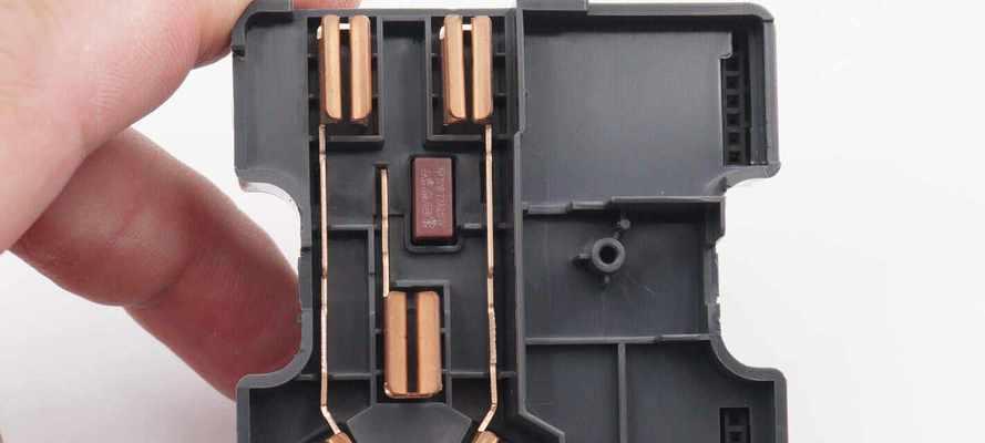壁挂音响插头拆卸方法是什么？如何操作？